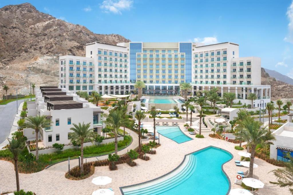 Ocean Mountain View Apartment At The Address Fujairah Exteriör bild
